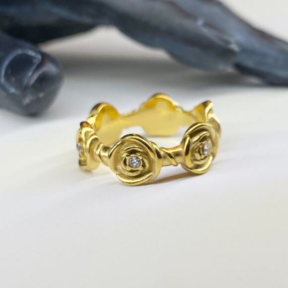 NEW Rhinestone Rose Crown Statement Ring - Picture 9 of 9